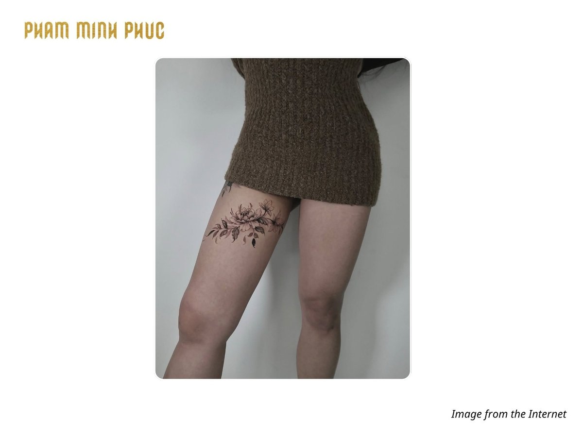 beautiful inner thigh tattoo