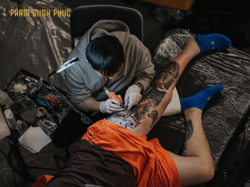 Tipping to acknowledge tattoo artist